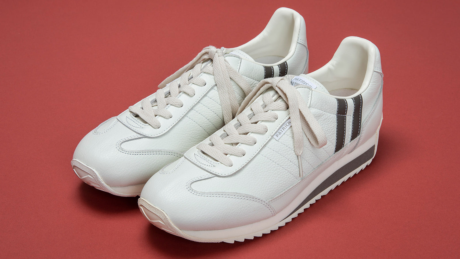 復刻を求める声で実現した〈マラソンレザー、バニラ〉 – PATRICK