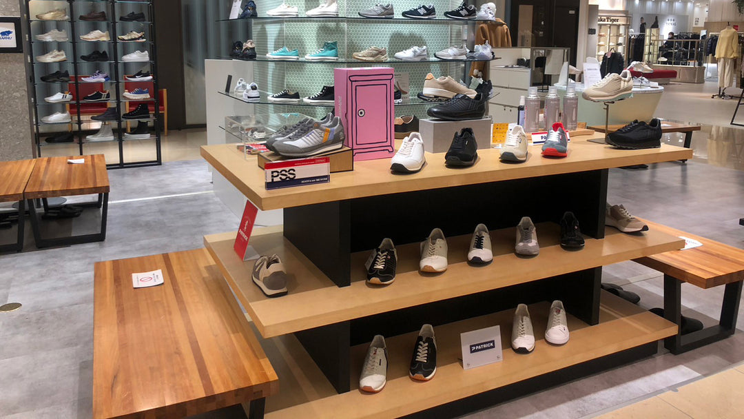 SNEAKERS by emmi　阪急うめだ本店