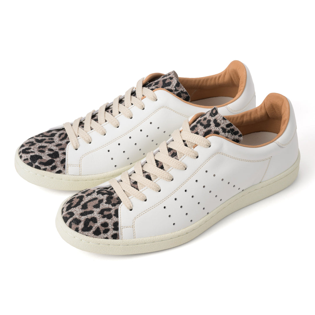 UGG アニマルプリント スニーカー(UGG CA805 Zip Cow Print UGG アニマルプリント スニーカー(UGG CA805 Zip Cow Print